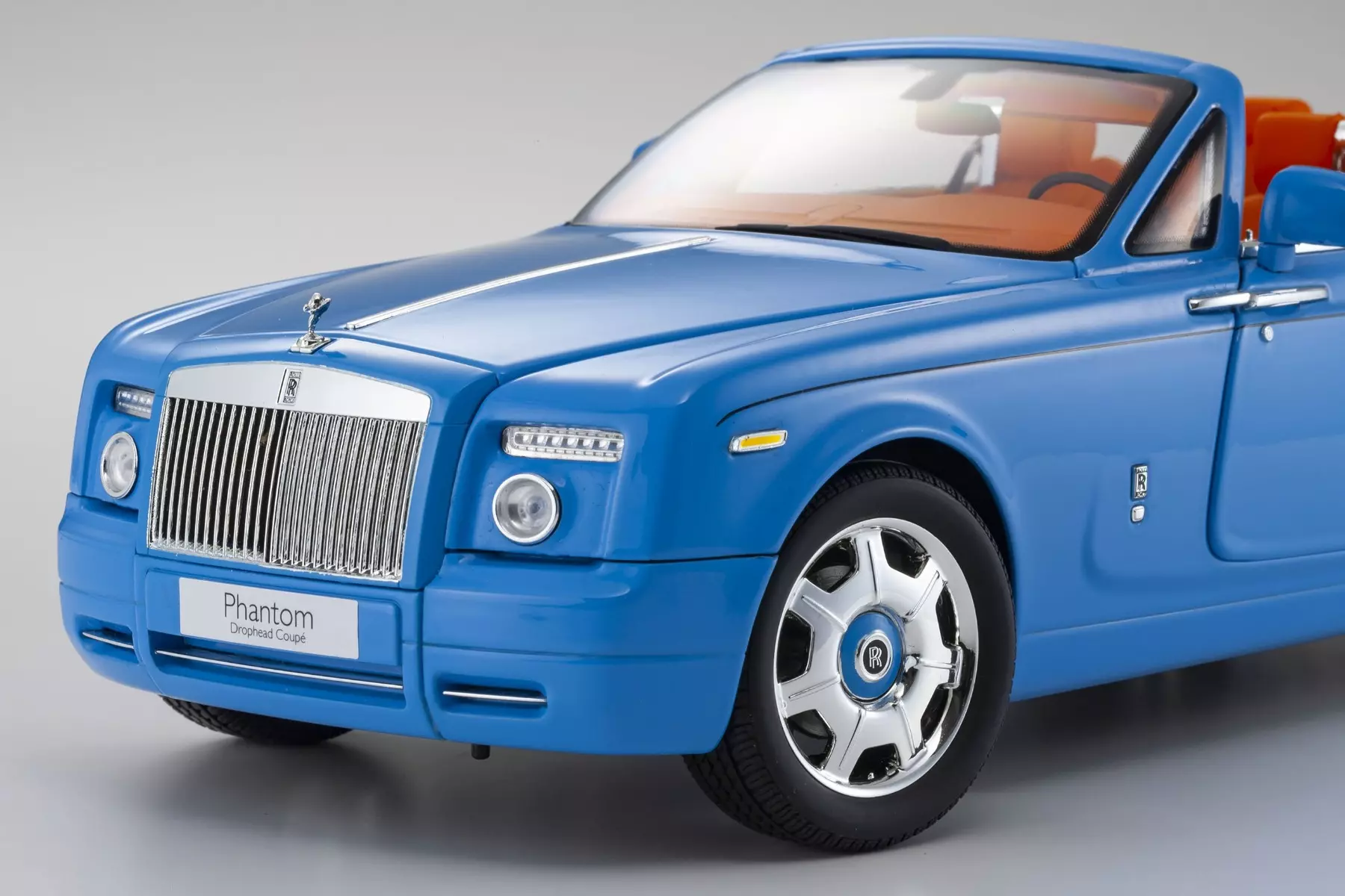 KYOSHO ORIGINAL 1/18scale Rolls Royce Phantom Drophead Coupe (Light Blue) - Image 8