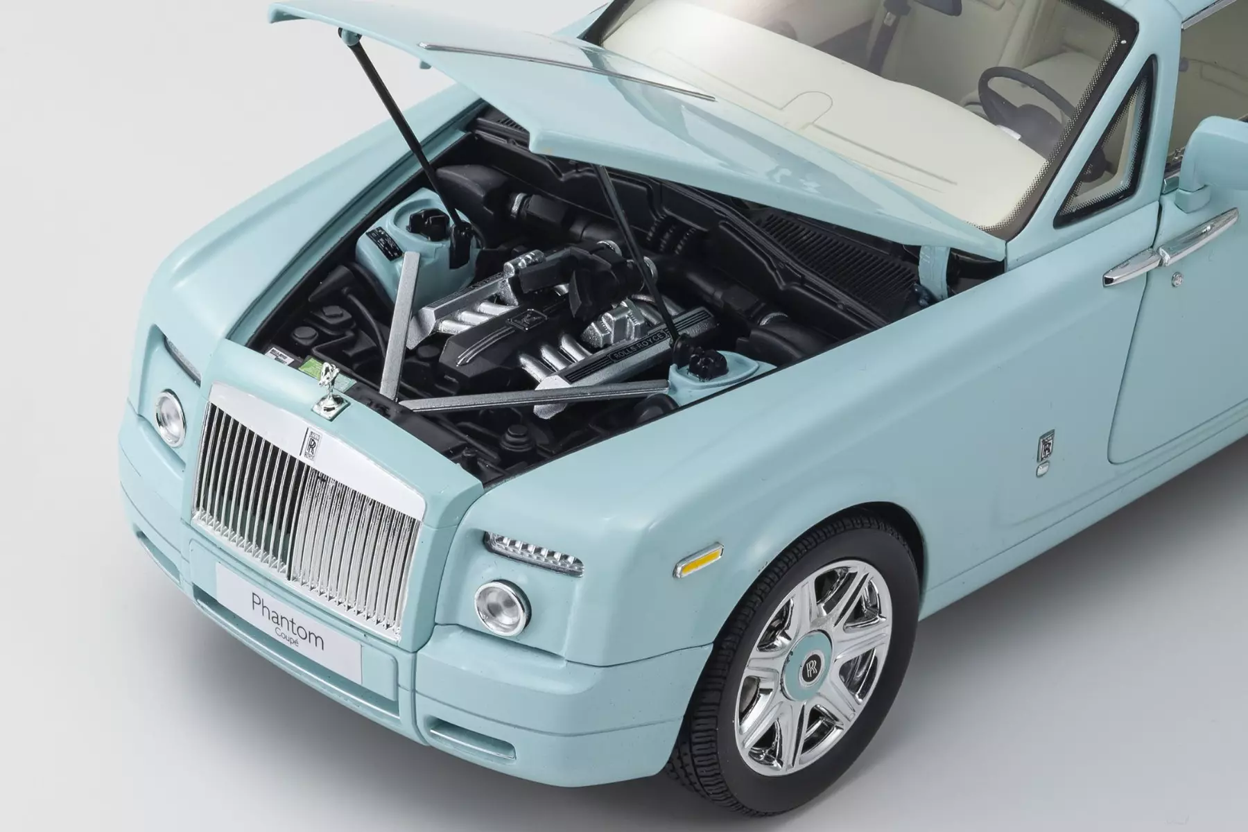 KYOSHO ORIGINAL 1/18scale Rolls Royce Phantom Coupe Turquoise - Image 4