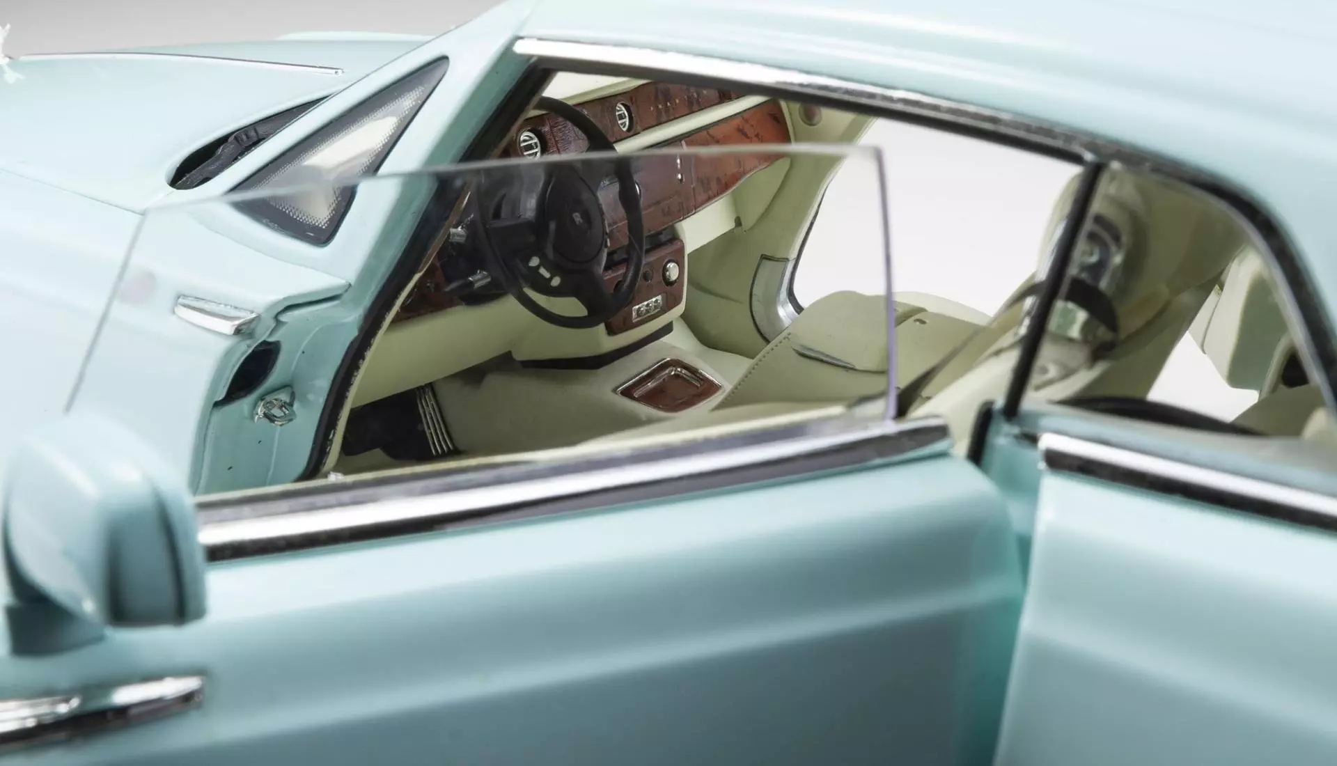 KYOSHO ORIGINAL 1/18scale Rolls Royce Phantom Coupe Turquoise - Image 7
