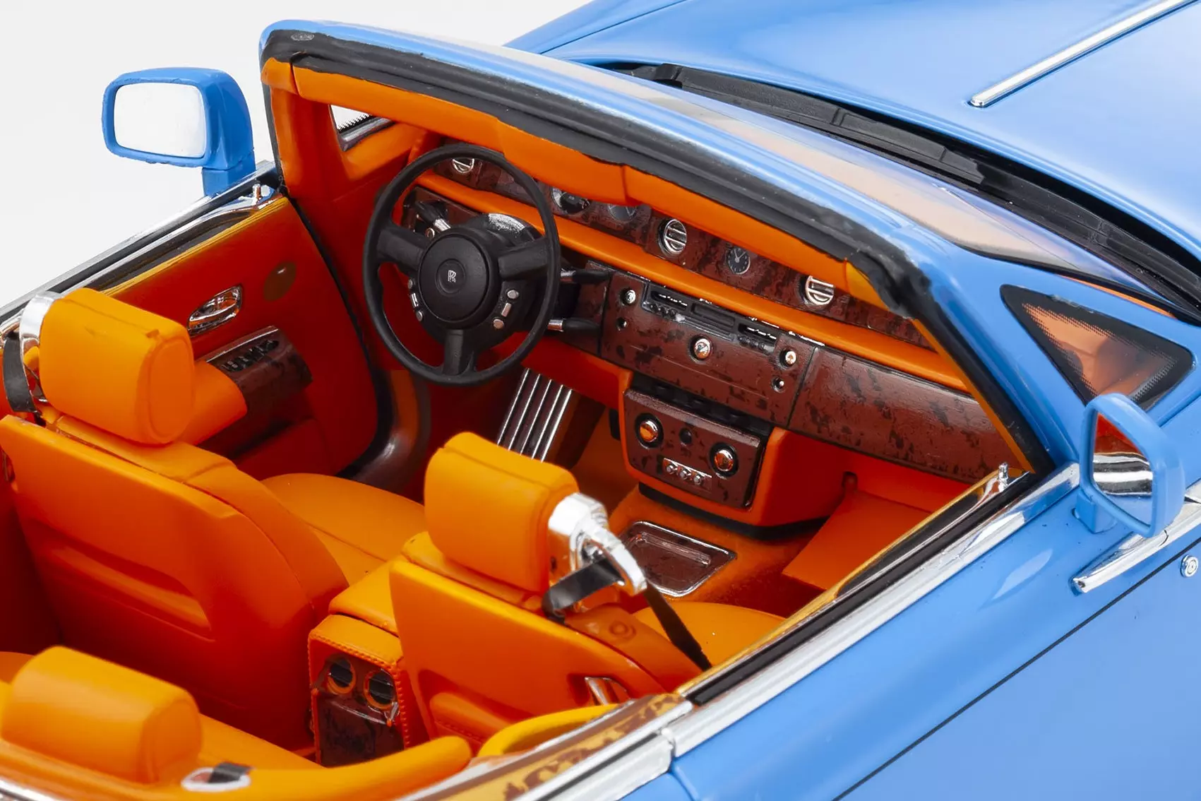 KYOSHO ORIGINAL 1/18scale Rolls Royce Phantom Drophead Coupe (Light Blue) - Image 12